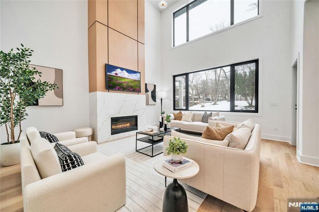 17 Belvedere Drive, Livingston, NJ 07039