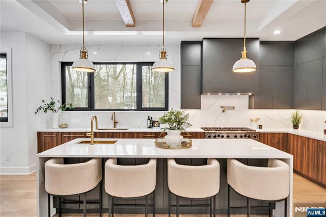 17 Belvedere Drive, Livingston, NJ 07039