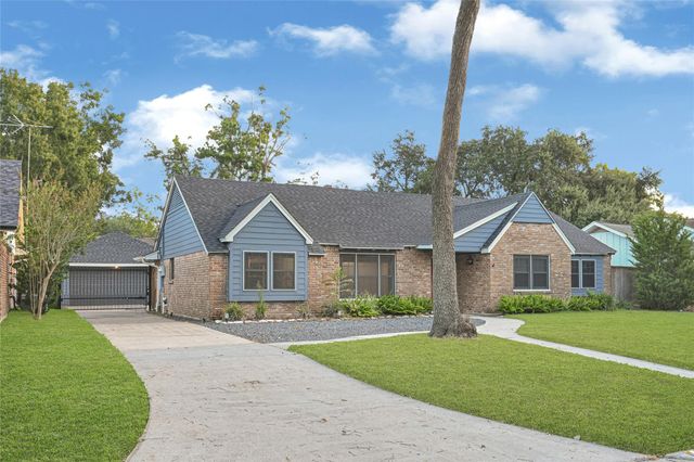 226 Driftwood Drive, Seabrook, TX 77586