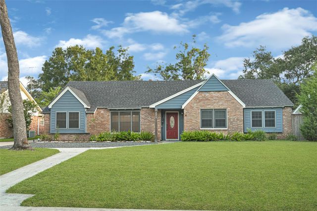 226 Driftwood Drive, Seabrook, TX 77586