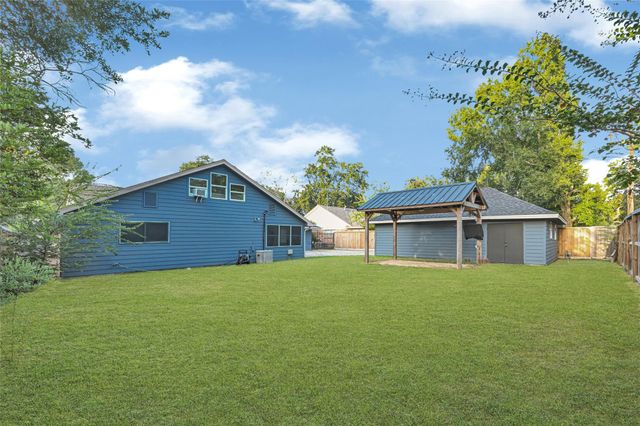 226 Driftwood Drive, Seabrook, TX 77586