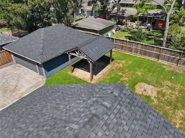 226 Driftwood Drive, Seabrook, TX 77586