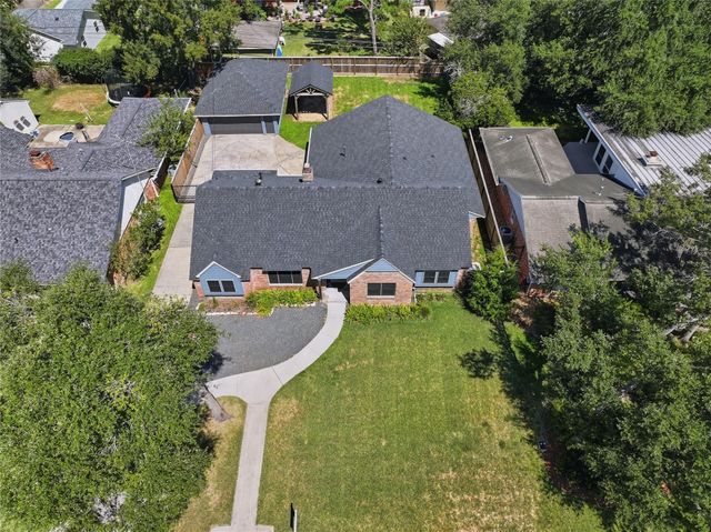 226 Driftwood Drive, Seabrook, TX 77586
