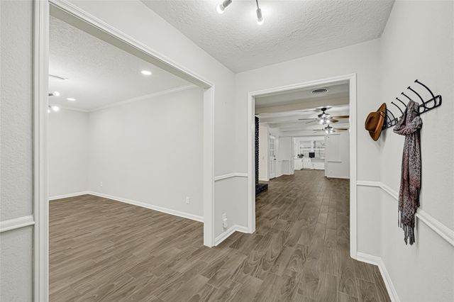 226 Driftwood Drive, Seabrook, TX 77586