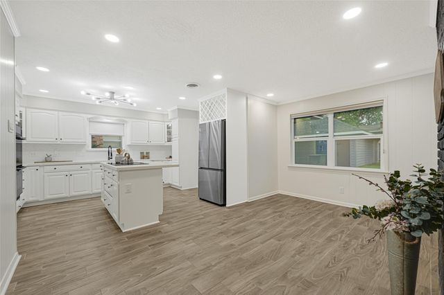 226 Driftwood Drive, Seabrook, TX 77586