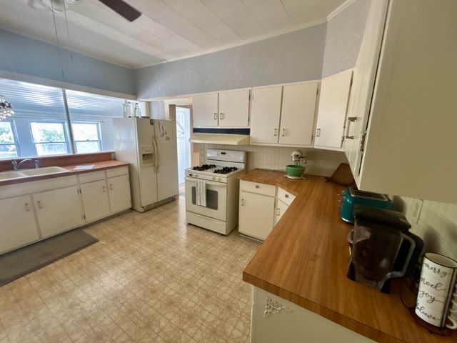 636 W Center Street, Rogersville, MO 65742