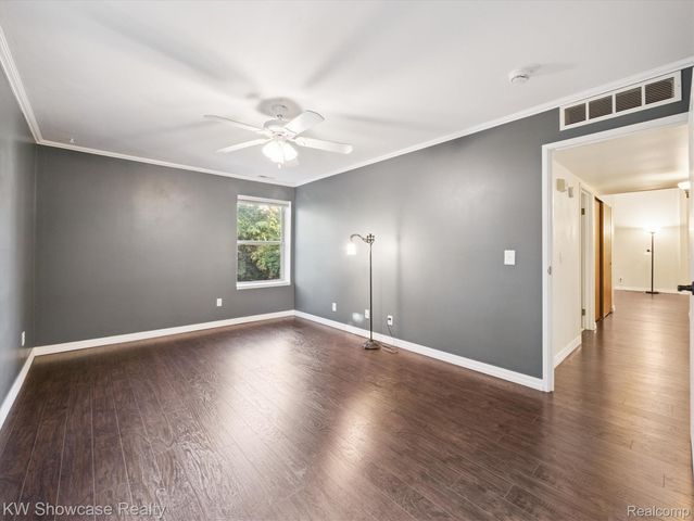 61011 Greenwood Drive, South Lyon, MI 48178