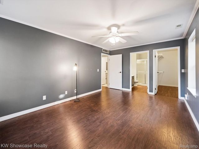 61011 Greenwood Drive, South Lyon, MI 48178