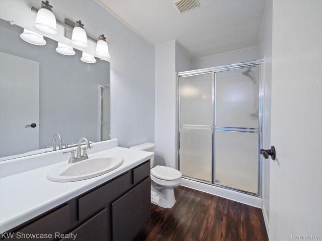 61011 Greenwood Drive, South Lyon, MI 48178