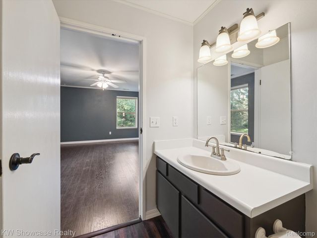 61011 Greenwood Drive, South Lyon, MI 48178