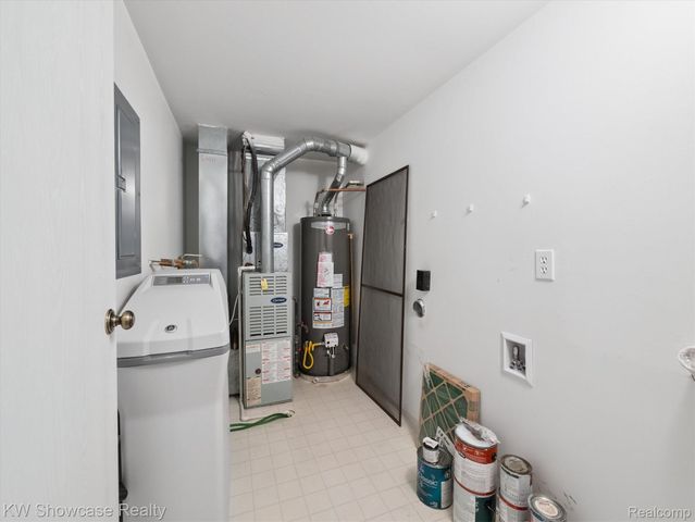 61011 Greenwood Drive, South Lyon, MI 48178
