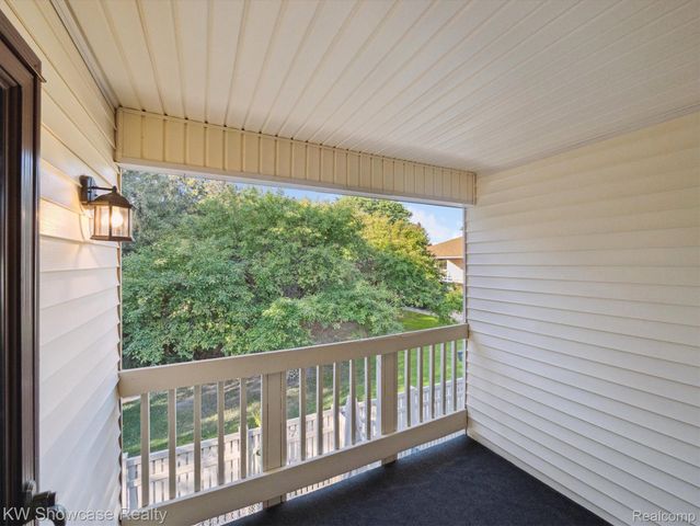 61011 Greenwood Drive, South Lyon, MI 48178