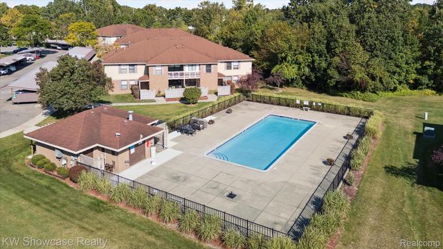 61011 Greenwood Drive, South Lyon, MI 48178