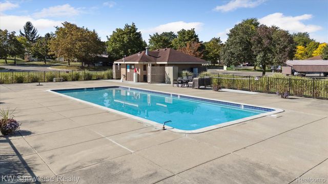 61011 Greenwood Drive, South Lyon, MI 48178