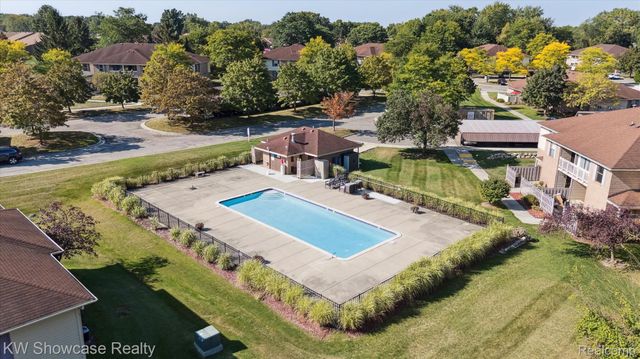 61011 Greenwood Drive, South Lyon, MI 48178
