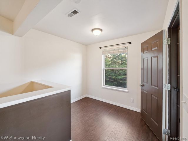61011 Greenwood Drive, South Lyon, MI 48178
