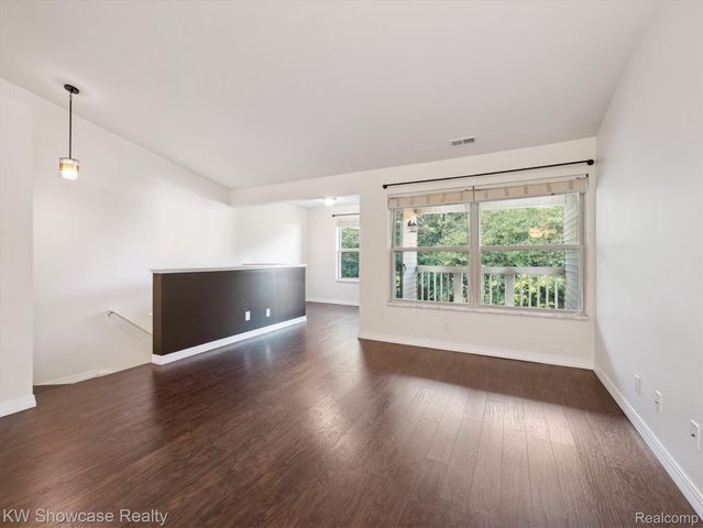 61011 Greenwood Drive, South Lyon, MI 48178