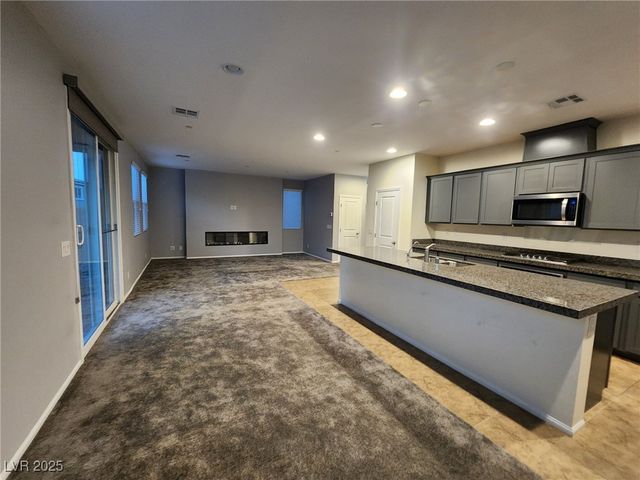 10384 Bagg Avenue, Las Vegas, NV 89166