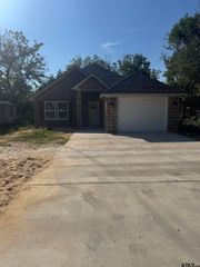 909 Crosby St., Tyler, TX 75701