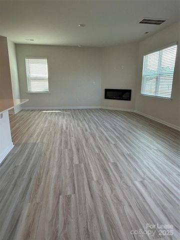 1351 37th Avenue Lane NE, Hickory, NC 28601