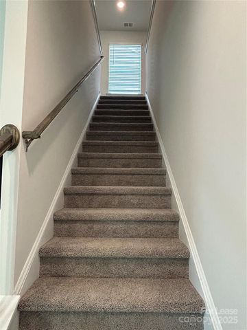 1351 37th Avenue Lane NE, Hickory, NC 28601