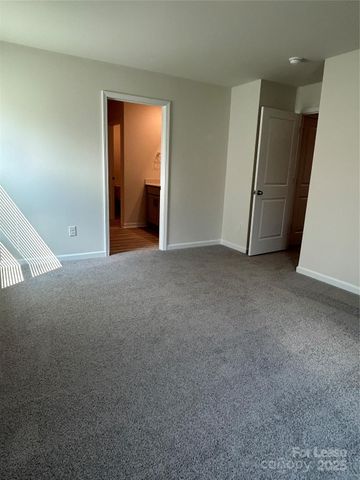 1351 37th Avenue Lane NE, Hickory, NC 28601