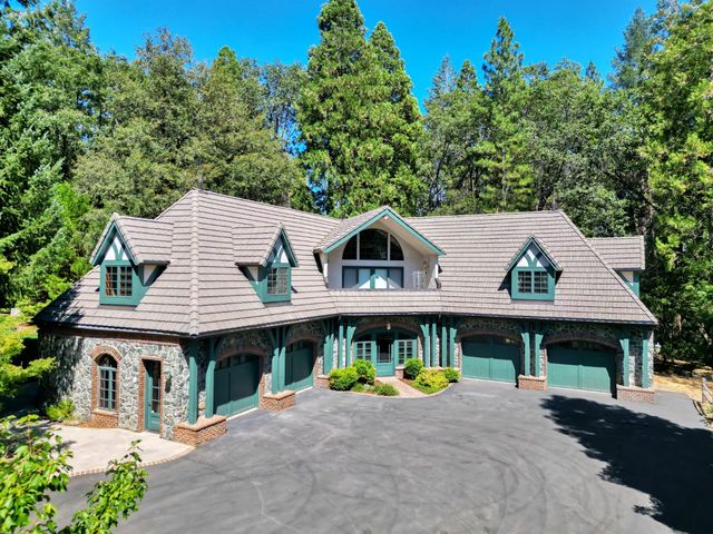 13558 Greenstone Ct, Nevada City, CA 95959