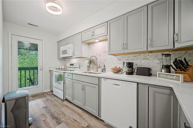 8530 Tidewater Dr Apt 314, Norfolk, VA 23503