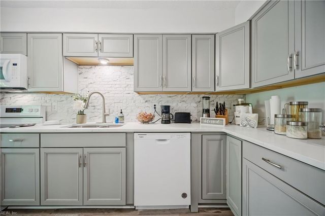 8530 Tidewater Dr Apt 314, Norfolk, VA 23503