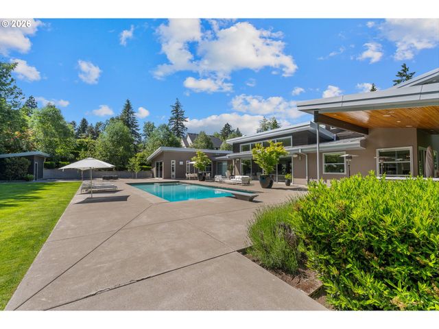 1510 S BUDDINGTON St, Portland, OR 97219