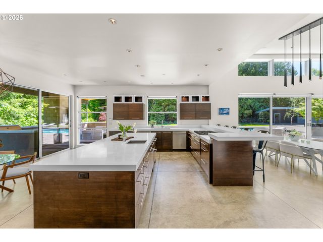 1510 S BUDDINGTON St, Portland, OR 97219