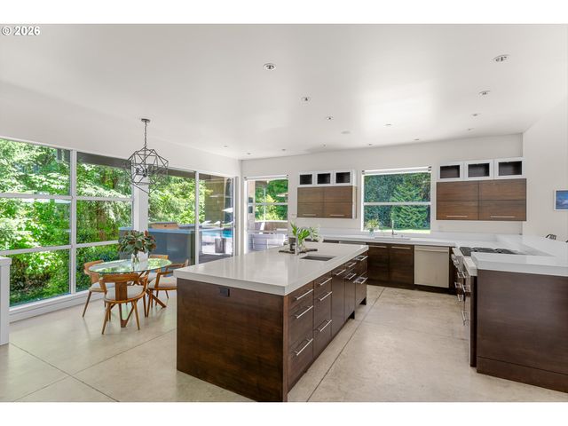 1510 S BUDDINGTON St, Portland, OR 97219