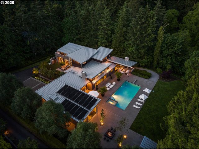 1510 S BUDDINGTON St, Portland, OR 97219