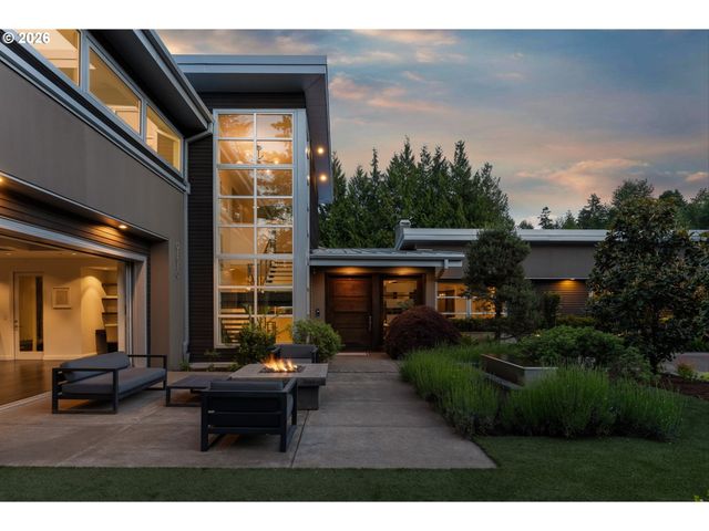 1510 S BUDDINGTON St, Portland, OR 97219