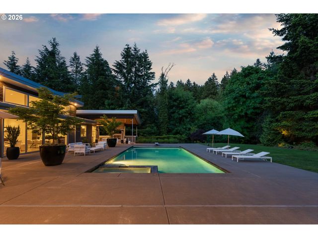 1510 S BUDDINGTON St, Portland, OR 97219