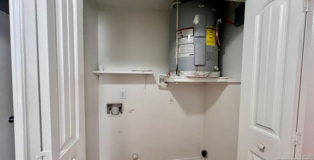 806 Station St Apt 1, Converse, TX 78109