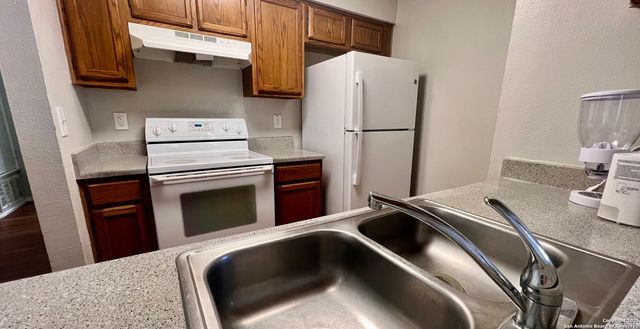 806 Station St Apt 1, Converse, TX 78109