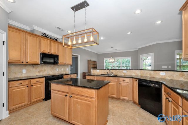 8548 Rolling Oaks Drive, Owens Cross Roads, AL 35763