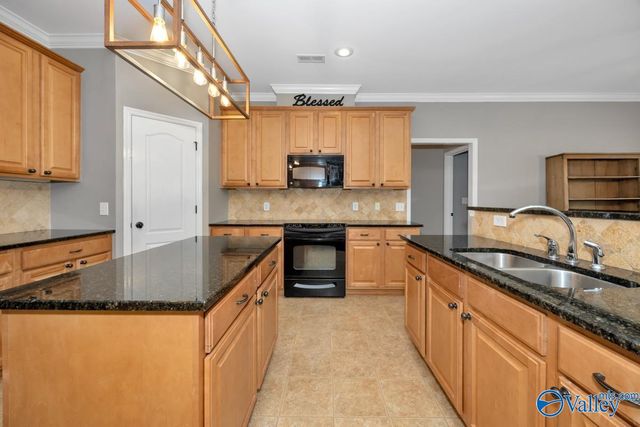 8548 Rolling Oaks Drive, Owens Cross Roads, AL 35763