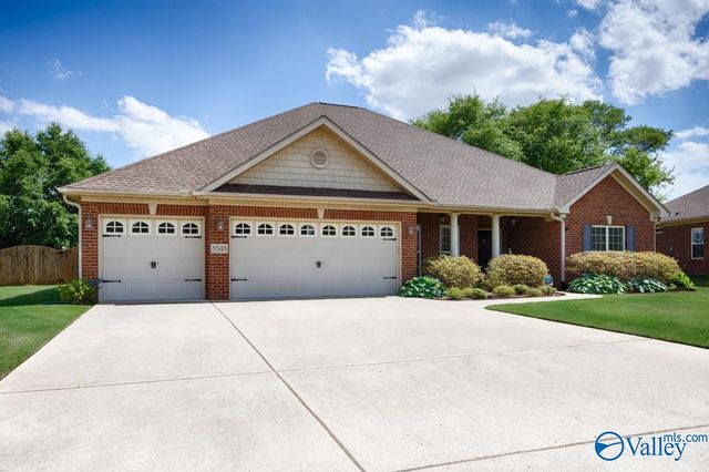 8548 Rolling Oaks Drive, Owens Cross Roads, AL 35763