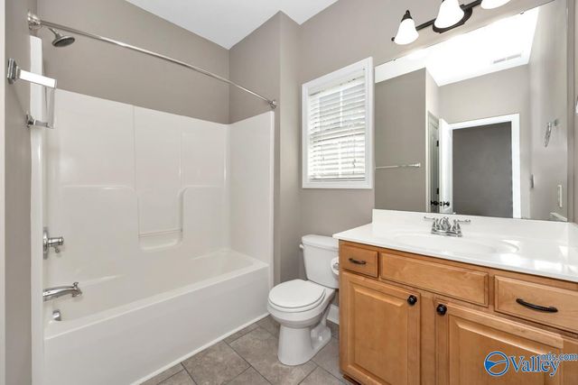 8548 Rolling Oaks Drive, Owens Cross Roads, AL 35763