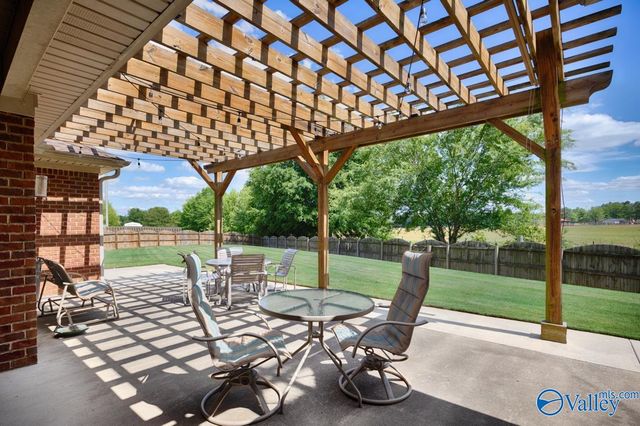 8548 Rolling Oaks Drive, Owens Cross Roads, AL 35763
