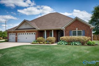 8548 Rolling Oaks Drive, Owens Cross Roads, AL 35763
