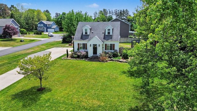 1222 W 32nd Street, Holland, MI 49423
