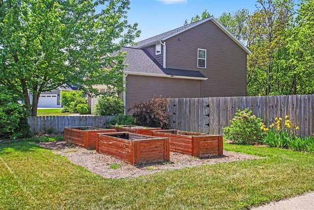 1222 W 32nd Street, Holland, MI 49423
