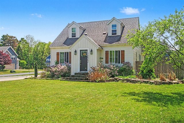 1222 W 32nd Street, Holland, MI 49423