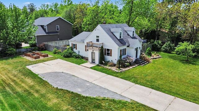 1222 W 32nd Street, Holland, MI 49423