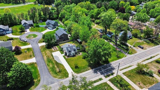 1222 W 32nd Street, Holland, MI 49423