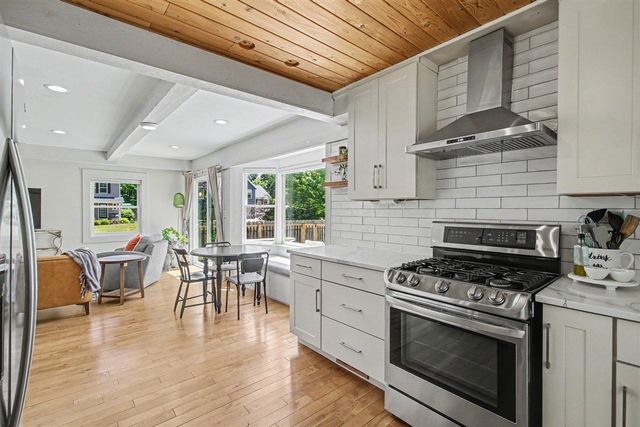 1222 W 32nd Street, Holland, MI 49423