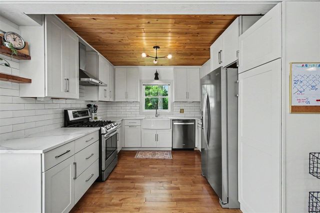 1222 W 32nd Street, Holland, MI 49423